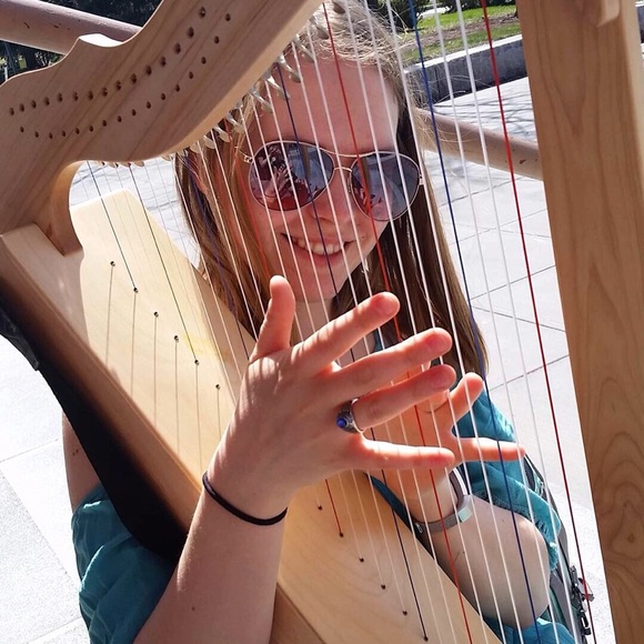 Meet your Posher, Caitlin - Picture 1 of 1